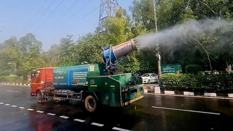 loni air pollution anti smog gun news hindi